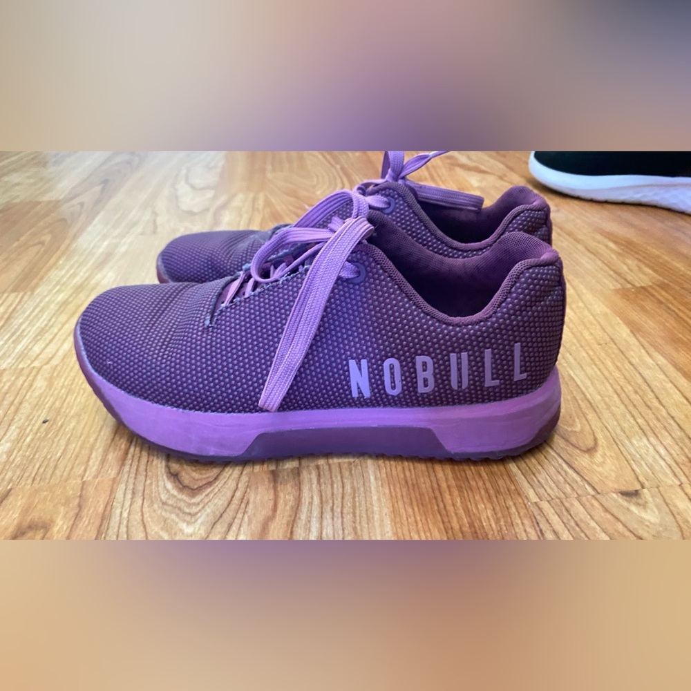 NOBULL Women's Purple lifting Sneakers, Size 9. In good condition.